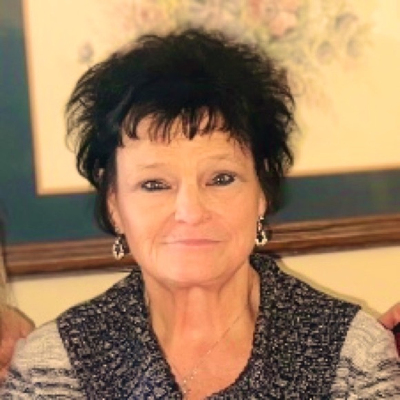 Meet your Posher, Dona (pronounced- Donut without the ut). Hello Everyone!! - Picture 1 of 3